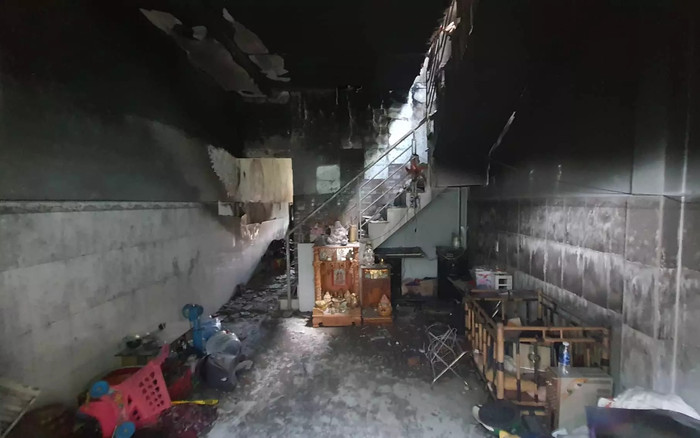 Cháy nhà khiến 2 cháu bé tử vong ở TP.HCM: Anh trai 10 tuổi quay lại cứu em út thì mắc kẹt Ảnh 2