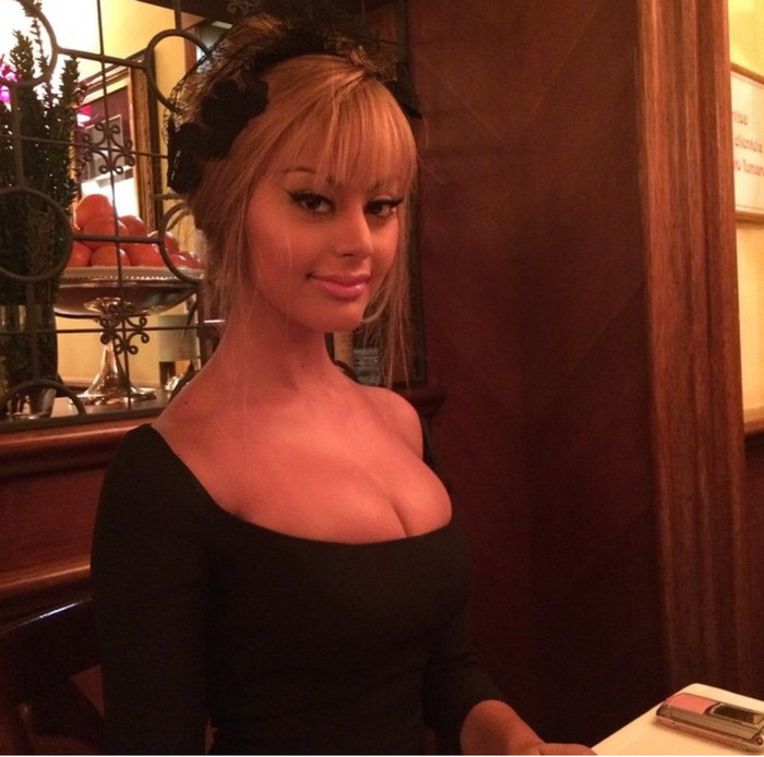 Nêud không cẩn thận về đời tư thì nhiều ngôi sao sẽ khốn khổ khi đụng phải các cô gái như Zahia.