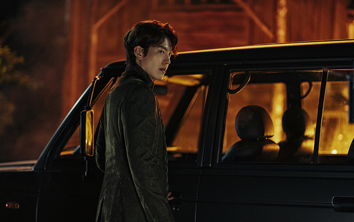 Cuộc Chiến Xuyên Không của Kim Woo Bin vượt bom tấn hoạt hình Minions dẫn đầu phòng vé Hàn Quốc Ảnh 2