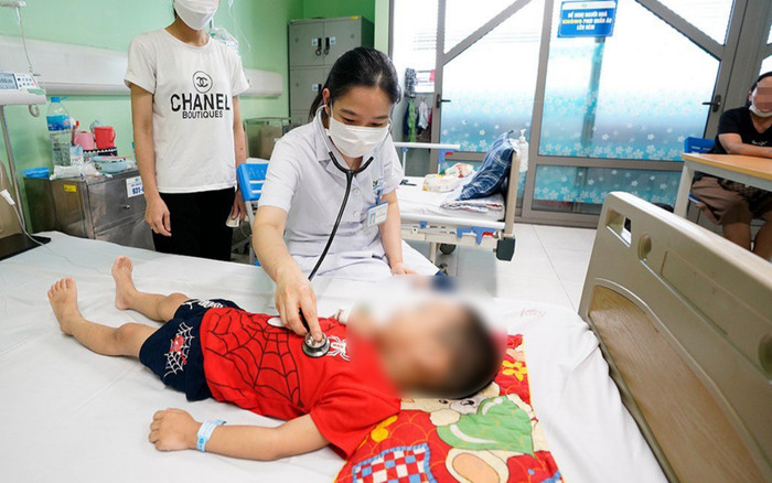 Uống vitamin D quá liều, hai anh em ngộ độc suy thận cấp phải nhập viện khẩn Ảnh 2