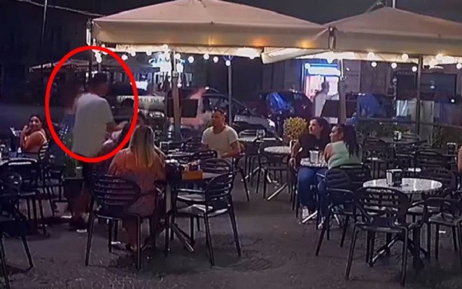 Cướp giật đồng hồ xong, đạo chích đột nhiên quay lại trả và xin lỗi, lý do đằng sau đầy bất ngờ Ảnh 2