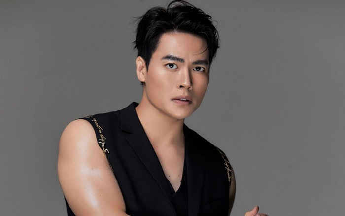 Võ Tấn Phát khoe cơ bắp cùng visual ngày càng thăng hạng Ảnh 2