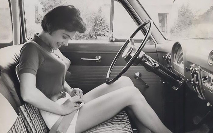 Áo bra viên đạn: Mẫu áo lót cực 'chiến' nhưng tai tiếng bậc nhất trong lịch sử thời trang Ảnh 2