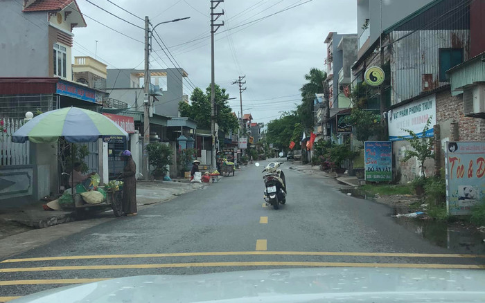 'Nữ ninja' đang chạy xe liền vứt xe giữa đường, lý do khiến nhiều người lắc đầu ngán ngẩm Ảnh 2