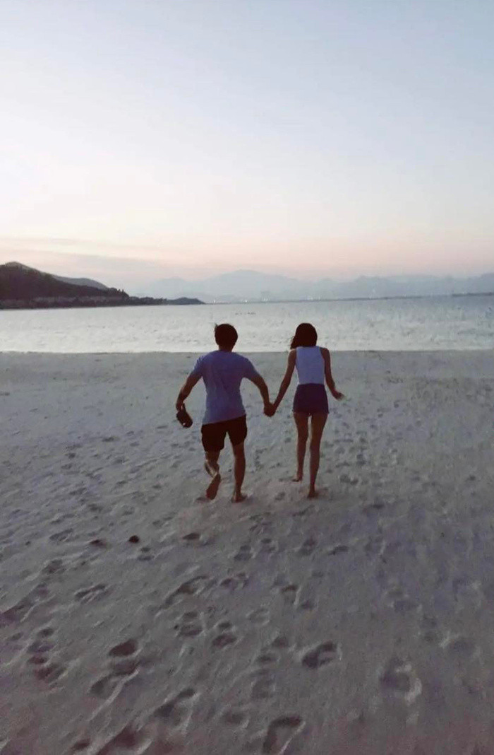 Loạt ảnh thân mật của Chi Dân bên cạnh một cô gái bí ẩn.