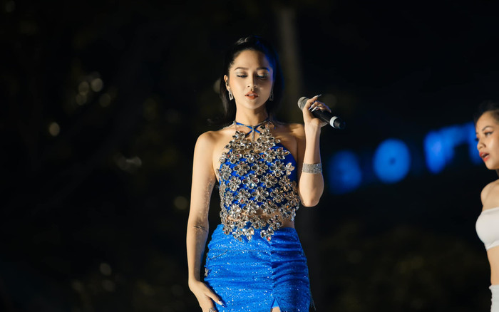 Mang hit ballad vào bar diễn nhưng bị fan 'bắt bẻ' để nhầm tên hastag, Bảo Anh phản hồi ra sao? Ảnh 2