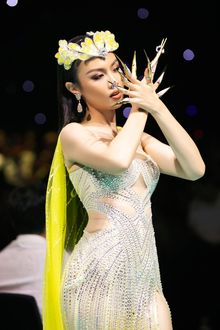 Hậu đăng quang, Ngọc Châu lần đầu diễn vedette, Thảo Nhi - Thủy Tiên khoe thần thái ngút ngàn Ảnh 9