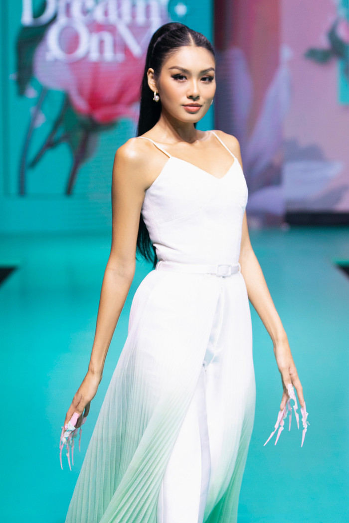 Hậu đăng quang, Ngọc Châu lần đầu diễn vedette, Thảo Nhi - Thủy Tiên khoe thần thái ngút ngàn Ảnh 6