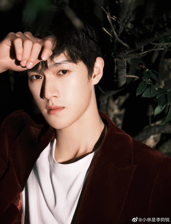 Đảm nhiệm vai Viên Thiện Kiến là Lý Quân Nhuệ (sinh năm 1996)