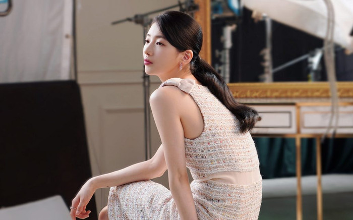 Mãn nhãn với gu thời trang cổ điển của 'tiểu thư giả mạo' Suzy Ảnh 2