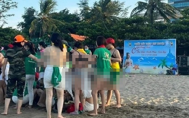 Vụ chị em mặc 'đồ chip' chơi team building ở biển Cửa Lò: Phạt hành chính, yêu cầu công khai xin lỗi Ảnh 2