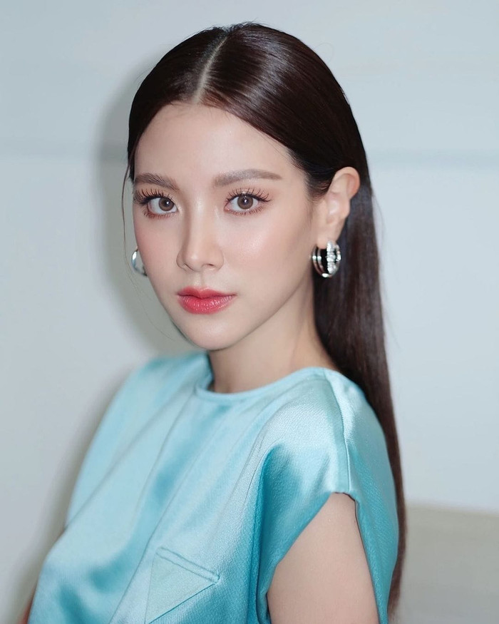 Baifern Pimnachok là sao nữ nổi tiếng trong làng giải trí Thái Lan