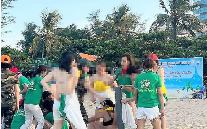 Nhóm team building cởi áo tại biển Cửa Lò: Làm bản tường trình và xin lỗi! Ảnh 2