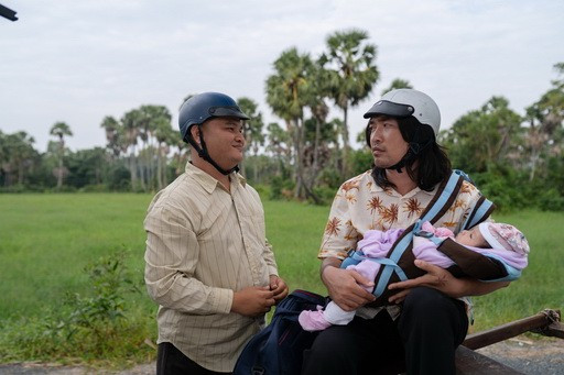 Dân Chơi Không Sợ Con Rơi: Phim dễ thương nhưng còn nhiều điểm trừ đáng tiếc, Tiến Luật chưa thể bứt phá Ảnh 2