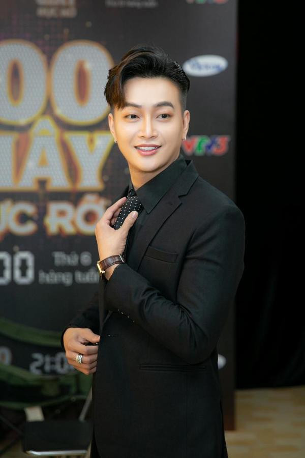 TiTi được biết đến nhiều khi bước ra từ nhóm nhạc đình đám một thời HKT.