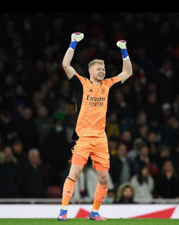 Vợ của thủ thành Bernd Leno khoe dáng nóng bỏng bên bãi biển Ảnh 5