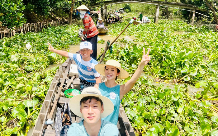 Jennifer Phạm đưa quý tử đi du ngoạn miền Tây trong kì nghỉ hè ở Việt Nam Ảnh 2