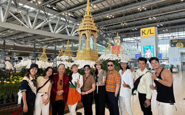 Nhật Kim Anh đưa mẹ đi du lịch còn có cả 'người đặc biệt' theo cùng Ảnh 2