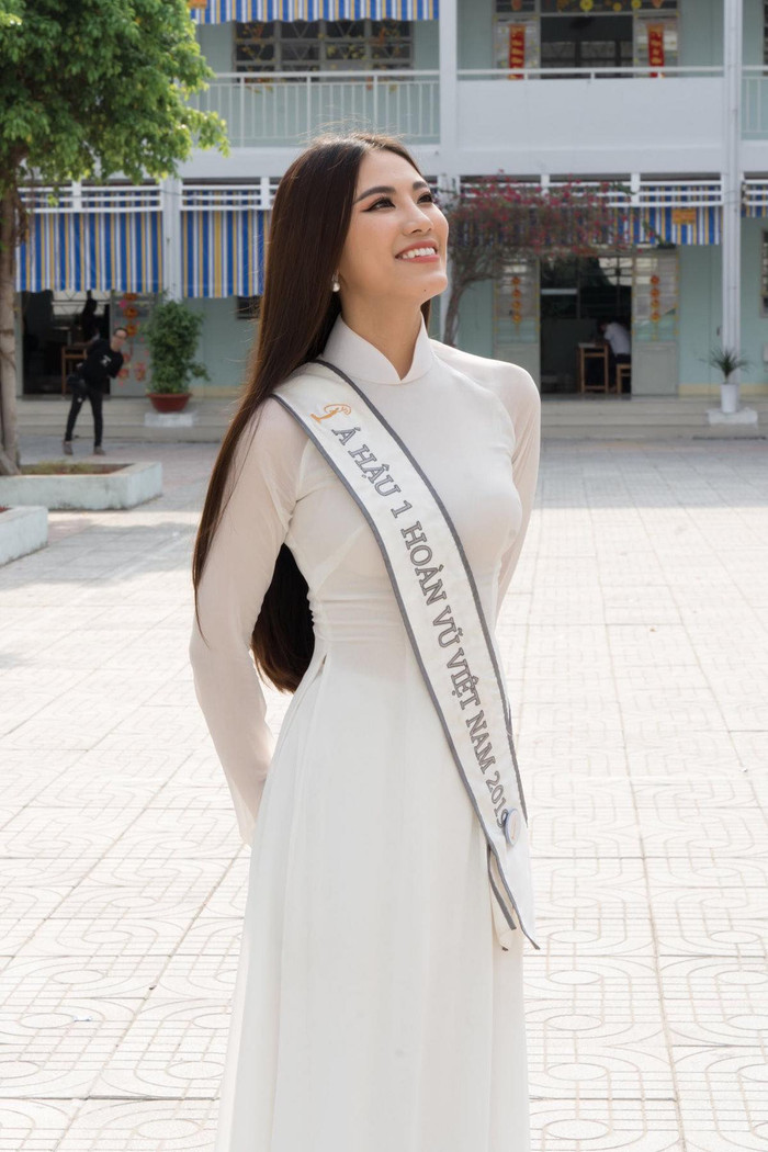 Kim Duyên lên tiếng trấn an người hâm mộ giữa lùm xùm bị tố nợ môn.