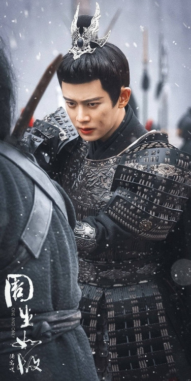 Hiện tại, Nhậm Gia Luân đã có sự nghiệp 'lên hương' nhờ Châu Sinh Như Cố, Cẩm Y Chi Hạ... 