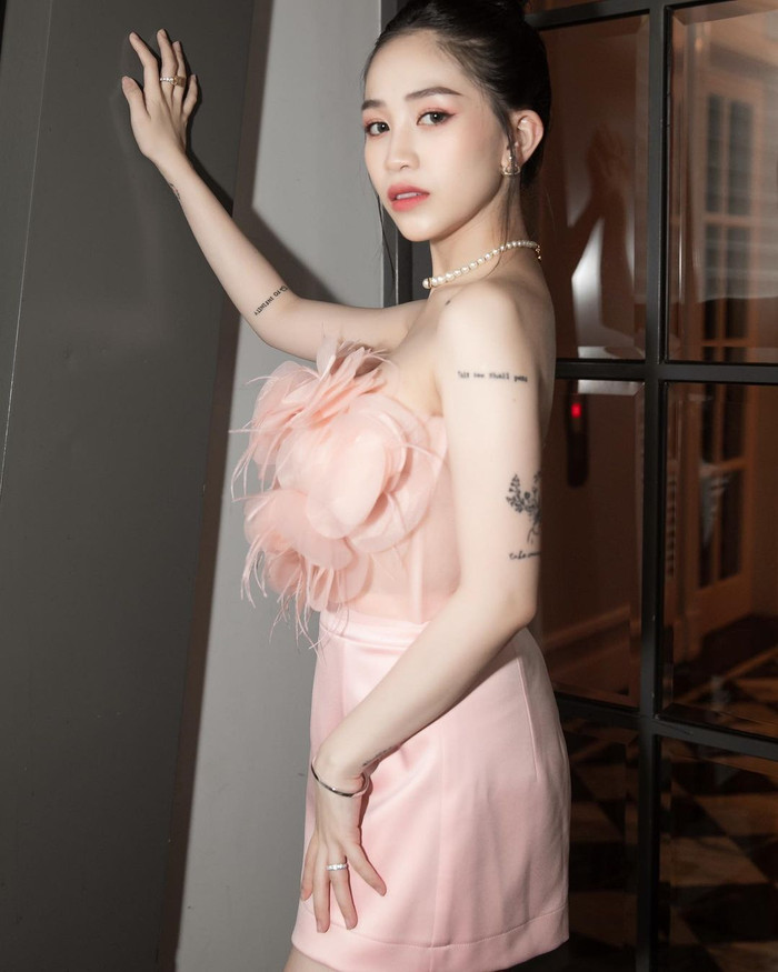 Joyce Phạm tên đầy đủ là Phạm Trần Nguyễn Minh Anh, cô nàng sinh năm 1999