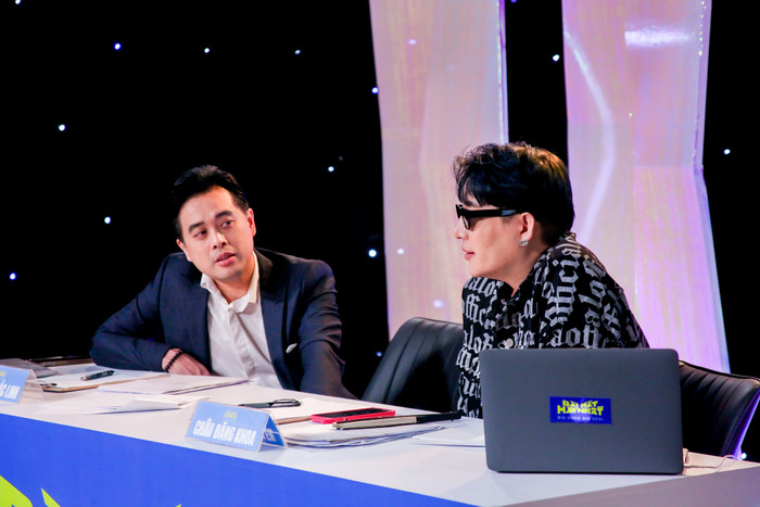 Hai giám khảo Dương Khắc Linh và Châu Đăng Khoa.