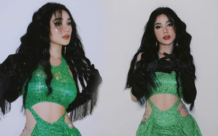 Sĩ Thanh tung bộ ảnh diện đồ hở bạo gợi cảm, nhan sắc 'lão hóa ngược' gây bất ngờ Ảnh 2