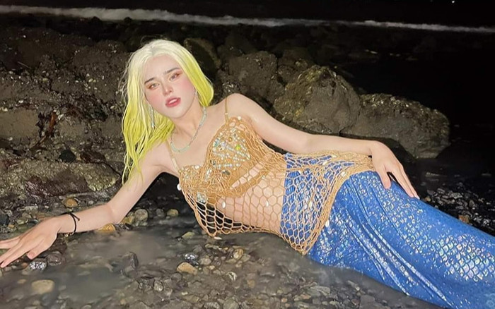 Cả showbiz 'cosplay' nàng tiên cá, riêng Trần Đức Bo gây 'choáng' vì cách tạo hình Ảnh 2