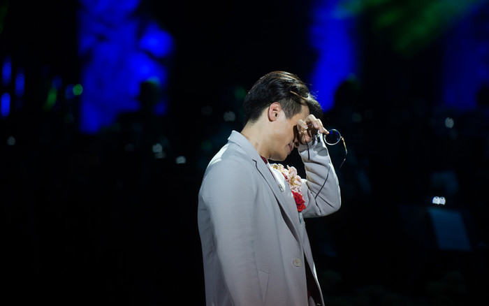 Đây là ca khúc khiến Hà Anh Tuấn phải ôm mặt khóc nức nở trước hàng ngàn khán giả? Ảnh 2