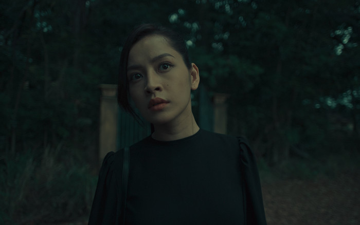 'Lột xác' ma mị, Chi Pu khiến công chúng 'sởn da gà' Ảnh 2