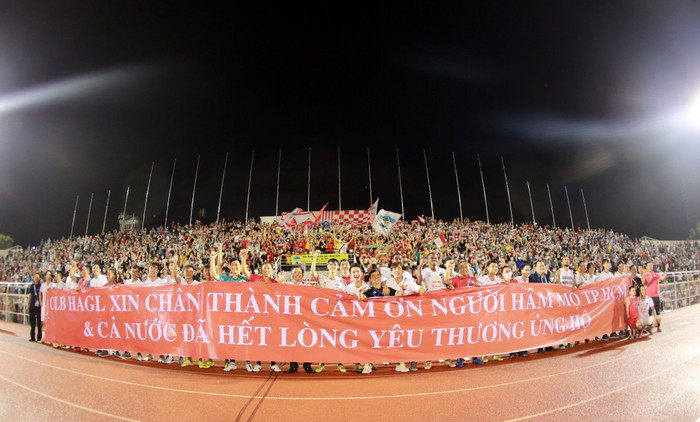 Bầu không khí trên sân Thống Nhất khi HAGL đá AFC Champions League 2022 là niềm mơ ước của Sài Gòn FC. Ảnh: TPHCM