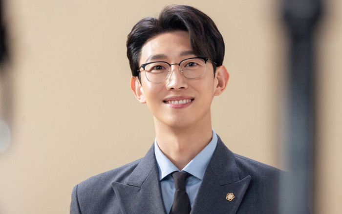 Nam phụ Nữ Luật Sư Kỳ Lạ Woo Young Woo 'sốc' trước độ nổi tiếng bất ngờ của phim Ảnh 2