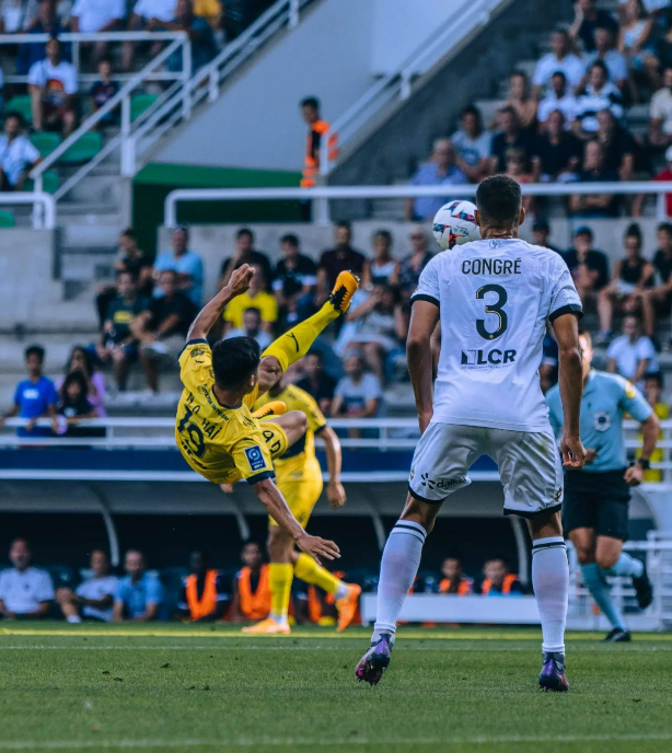 Quang Hải thi đấu không trọn vẹn, Pau FC bị 'mất' một quả penalty Ảnh 2