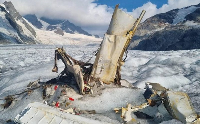 Sông băng ở Thụy Sĩ tan chảy, hé lộ bí ẩn về vụ rơi máy bay cách đây 54 năm Ảnh 2