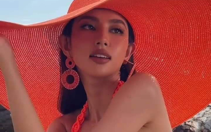 Hoa hậu Thùy Tiên hóa 'tiên cá mắc cạn' trong outfit như lưới đánh cá Ảnh 2