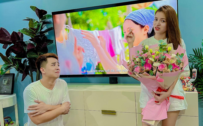 Tặng vợ quà sinh nhật sang chảnh, Đỗ Duy Nam thừa nhận 'chỉ còn cái nịt' Ảnh 2