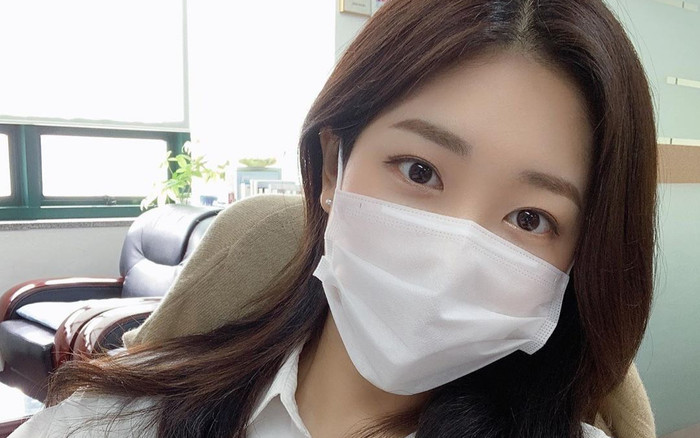 Những điều cần lưu ý khi bôi kem chống nắng và đeo khẩu trang cùng lúc Ảnh 2