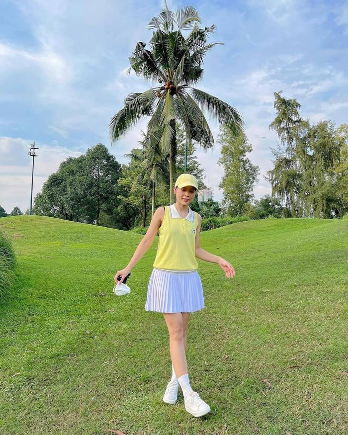 'Nữ sinh' Sam lên đồ chơi golf, lộ thân hình 'cò hương' đáng báo động Ảnh 2