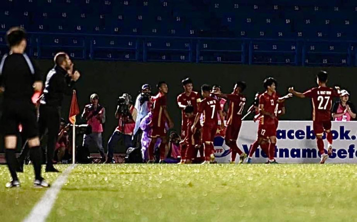 CĐV Thái Lan: 'Thua Việt Nam quen rồi, đến Lào cũng không sợ mình nữa' Ảnh 2