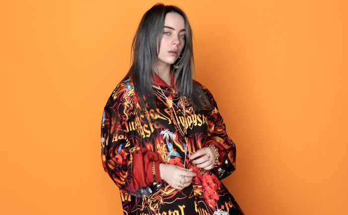  Chán đồ rộng thùng thình, Billie Eilish quyết tâm 'quay xe' sang phong cách gợi cảm Ảnh 1