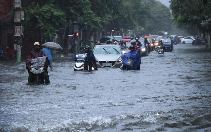 Bão số 2 đang tiến gần đất liền, khu vực Bắc Bộ xảy ra mưa lớn Ảnh 2