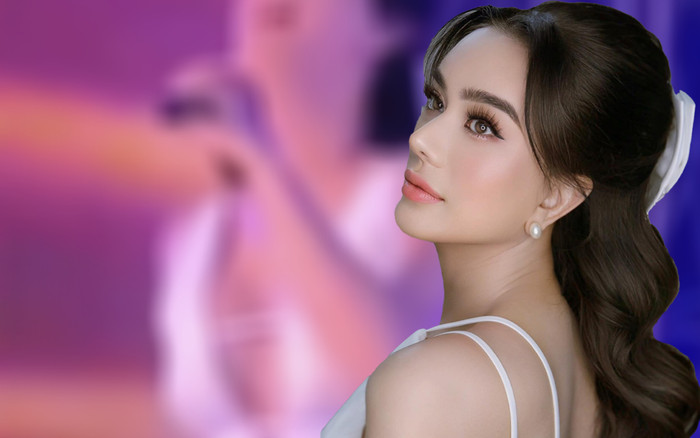 Lâm Khánh Chi trình diễn cực sung trên sân khấu đến nỗi rơi cả 'phụ tùng' xuống đất Ảnh 2