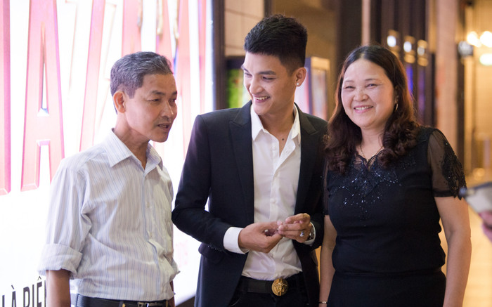 Vu Lan báo hiếu x Mạc Văn Khoa: Dành một năm cho đấng sinh thành, tự hứa sẽ không làm bố mẹ phiền lòng Ảnh 2
