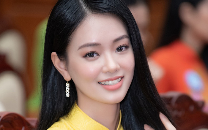 Học vấn 'không phải dạng vừa' của cô gái hụt giải Hoa hậu - Bùi Khánh Linh Ảnh 2