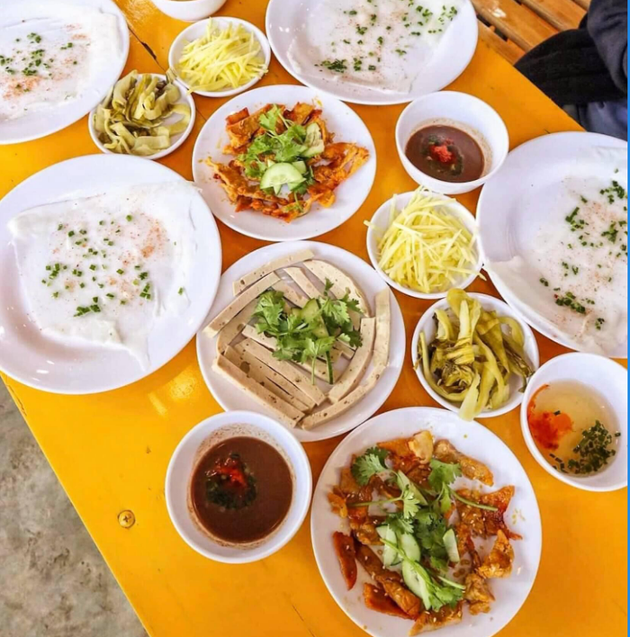 Bánh ướt chồng đĩa 