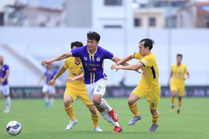 V.League cần HAGL thắng Hà Nội FC vào ngày mai. Ảnh: Minh Dân