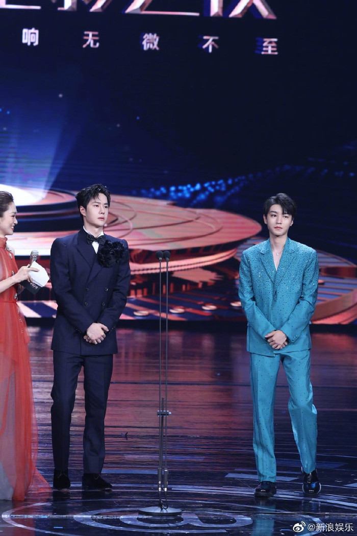 Vương Nhất Bác và Vương Tuấn Khải tại sự kiện.