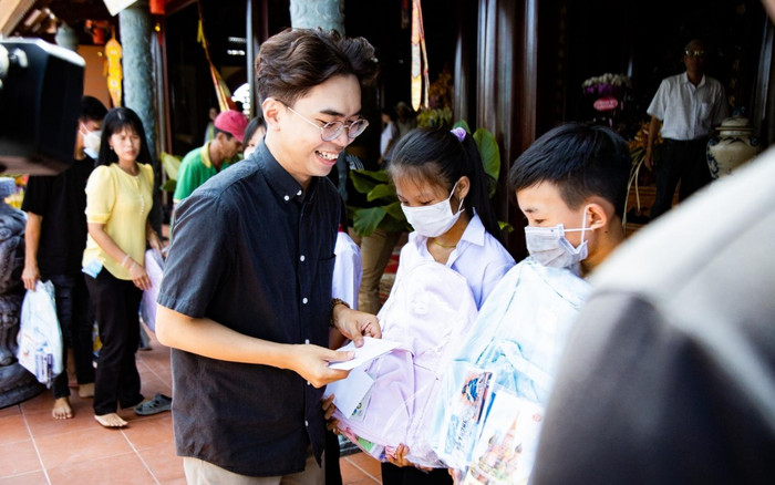 Diễn viên Minh Dự: 'Khi bắt đầu lo được cho bản thân và gia đình, tôi ý thức được việc cho đi' Ảnh 2