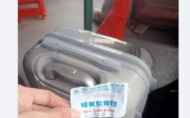 Nữ nhân viên xe buýt thu 10.000 đồng phí vali của hành khách ở TP.HCM bị đình chỉ công việc Ảnh 2