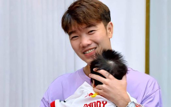 Lương Xuân Trường lần đầu khoe ảnh bế ái nữ đầu lòng Ảnh 2